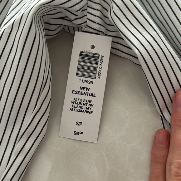 Babaton New Essential Shirt size small. New with tags - Picture 3 of 3